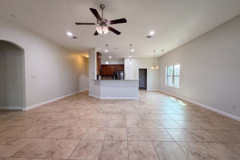 Photo 9 of 19 of 120 Donna Cir, Granbury, TX