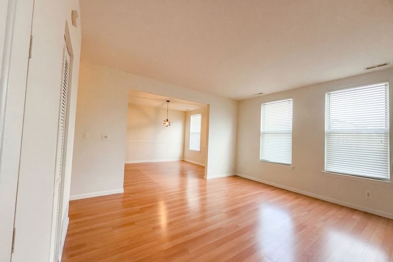 Photo 3 of 18 of 2320 Rutger St, Saint Louis, MO
