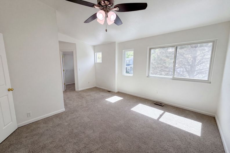 Photo 4 of 29 of 7190 Pine Hills Way, Littleton, CO