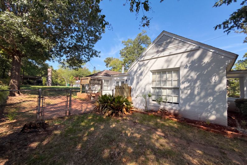 Photo 30 of 31 of 1113 Sylvan Ave, Palestine, TX