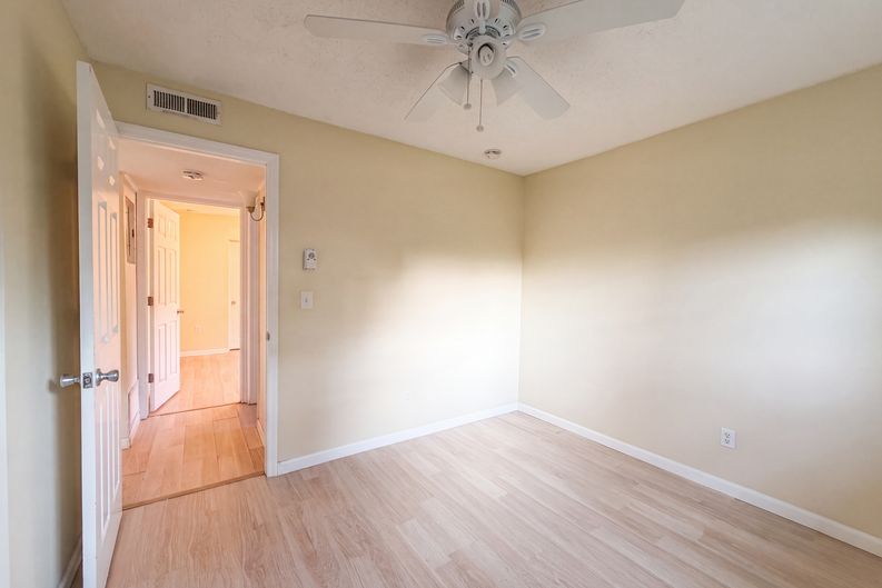 Photo 17 of 26 of 722 Virginia Ln, Apopka, FL