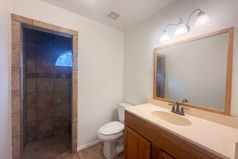 Photo 15 of 25 of 12 Birchwood Cir, Wimberley, TX
