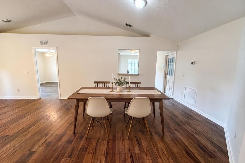 Photo 9 of 22 of 4224 Harbor View Dr, Jacksonville, FL