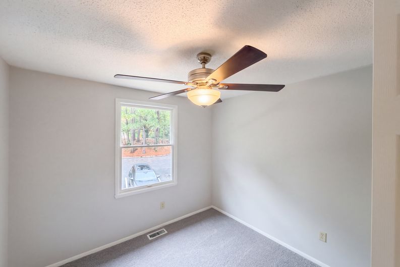 Photo 11 of 22 of 7740 Sandra Ln, Raleigh, NC