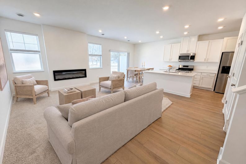 Photo 3 of 22 of 3022 Basswood St, Little Canada, MN