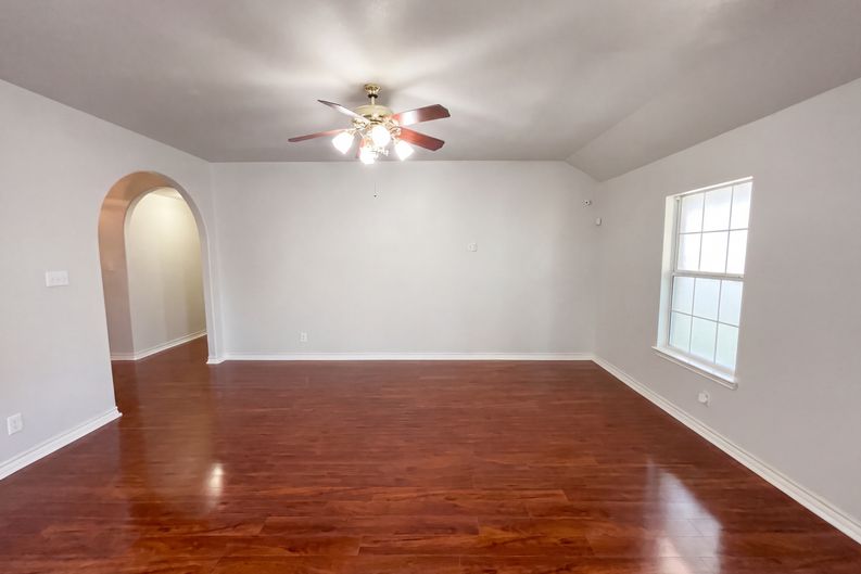 Photo 8 of 22 of 2106 Geneva St, Castroville, TX