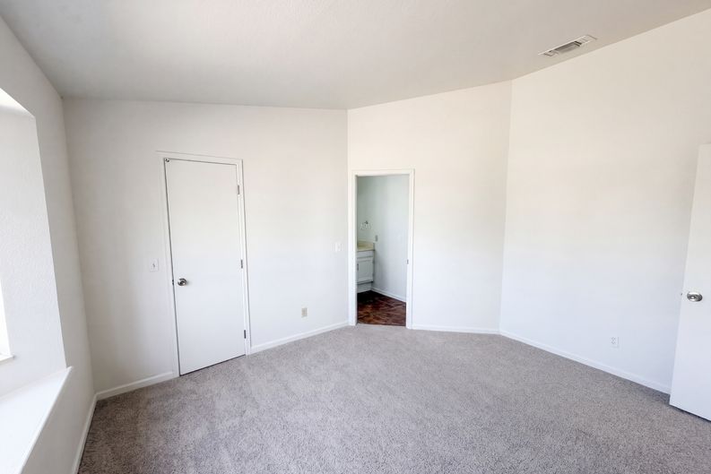 Photo 15 of 18 of 5840 N Belbrook Dr, Tucson, AZ