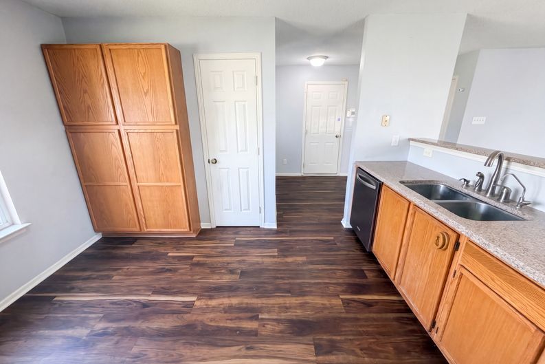 Photo 11 of 27 of 14301 Weeping Cherry Dr, Fishers, IN