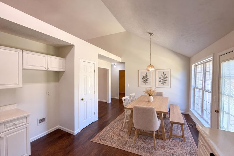 Photo 3 of 21 of 6140 Steve Scarlett Pl, La Vergne, TN