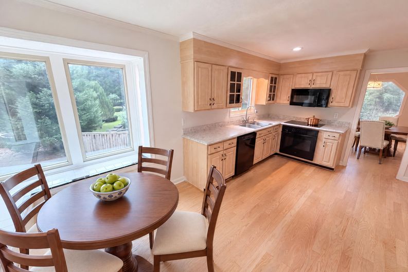 Photo 7 of 40 of 3962 Spalding Holw, Peachtree Corners, GA
