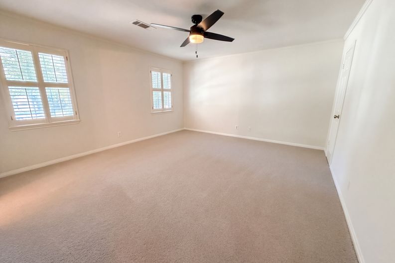 Photo 4 of 34 of 6411 Bayonne Dr, Spring, TX