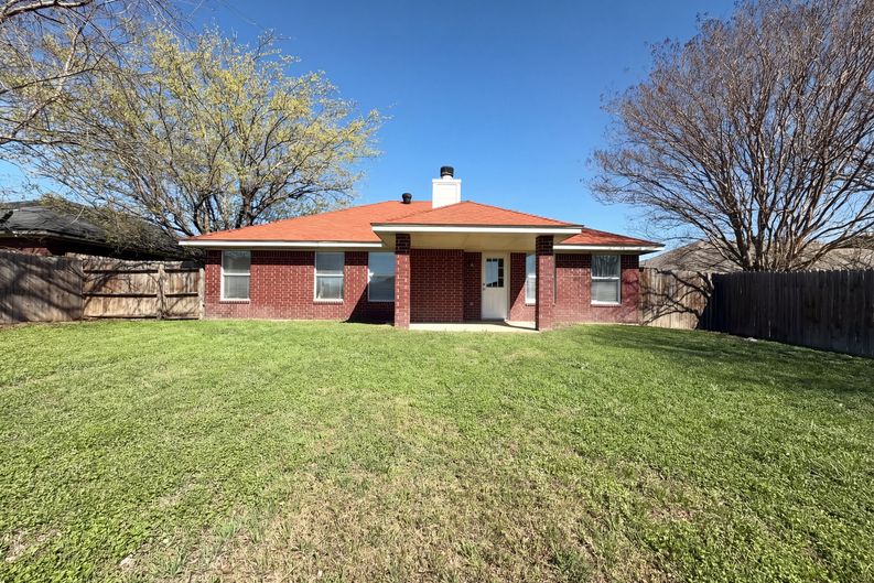Photo 5 of 17 of 3610 Crosscut Loop, Killeen, TX