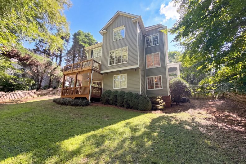 Photo 5 of 36 of 1872 Bakers Mill Rd, Dacula, GA