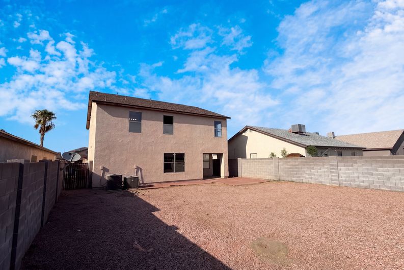 Photo 5 of 33 of 11517 W Larkspur Rd, El Mirage, AZ