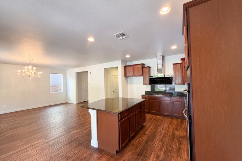Photo 7 of 30 of 31 Berneri Dr, Las Vegas, NV