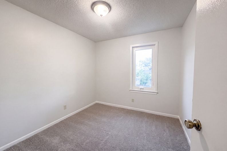 Photo 14 of 21 of 7511 Orient Ave, Kansas City, KS