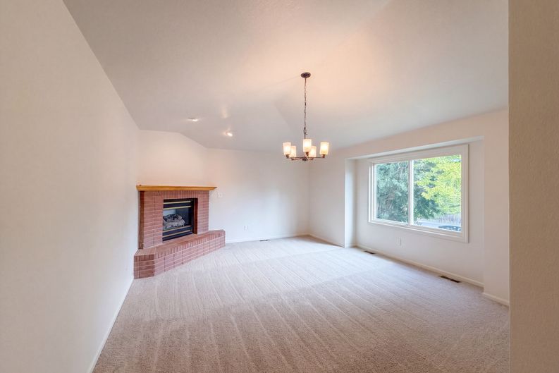 Photo 3 of 39 of 2924 Bow Line Pl, Longmont, CO