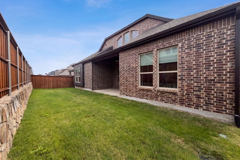 Photo 5 of 23 of 850 Elm Park Dr, Prosper, TX