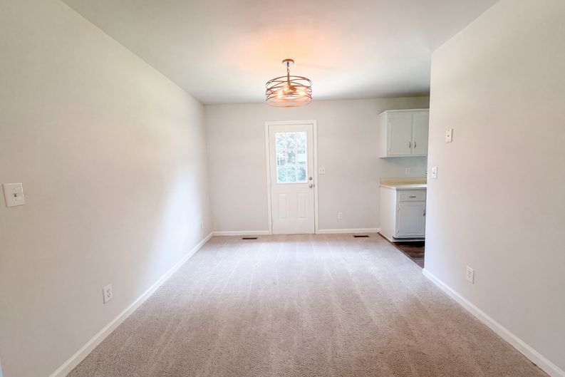 Photo 6 of 17 of 225 Tobacco Rd, Clarksville, TN