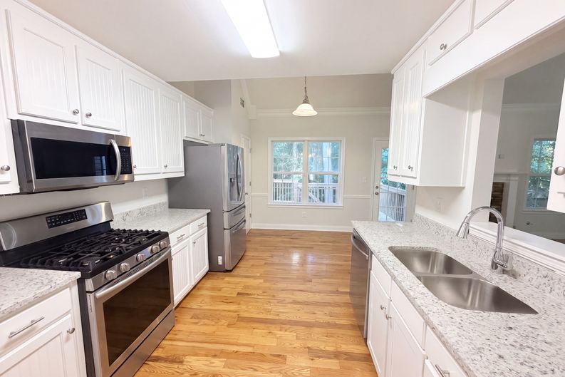 Photo 10 of 27 of 1412 White Oak Trce, Loganville, GA