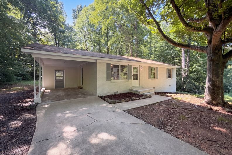 Photo 15 of 17 of 6220 Paylor St, Mebane, NC