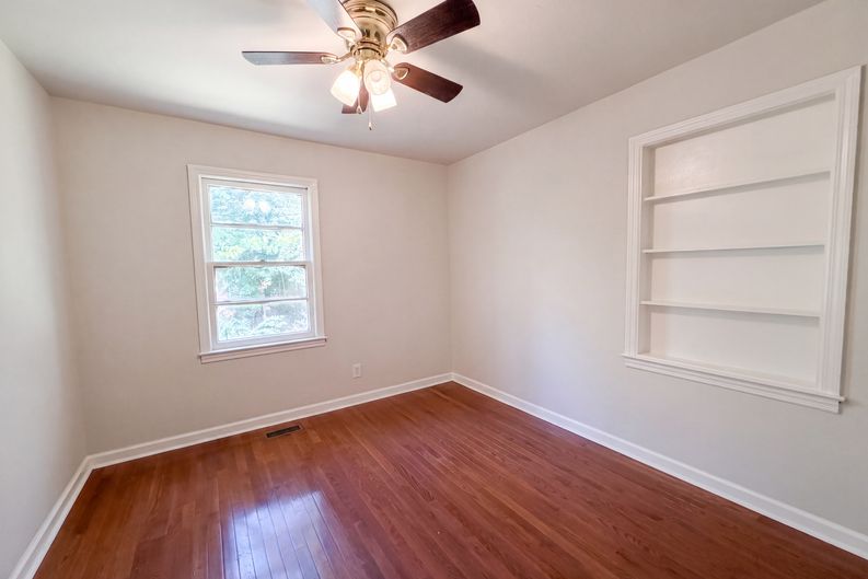 Photo 14 of 19 of 4060 Rosehill Rd, Fayetteville, NC