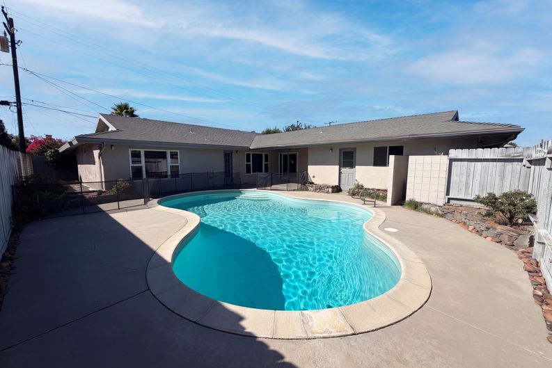 Photo 5 of 23 of 41219 Tava Ln, Hemet, CA
