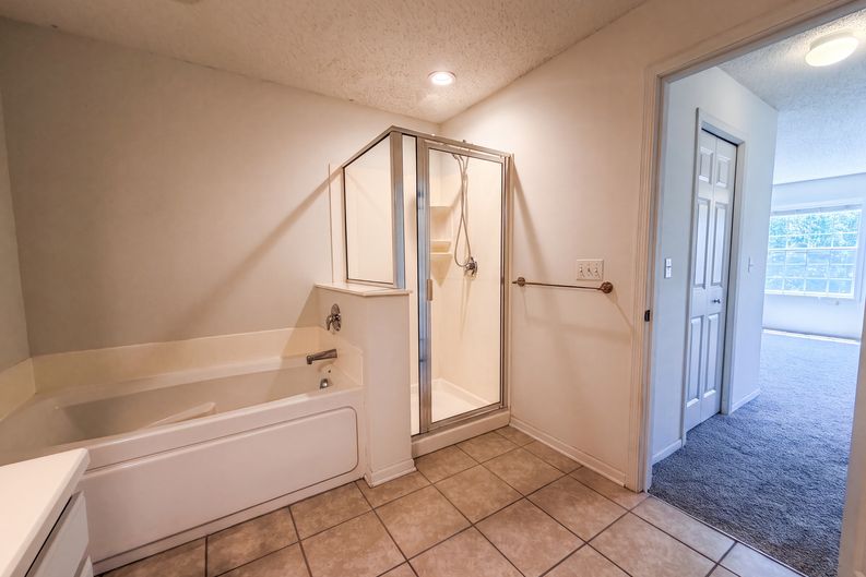 Photo 12 of 21 of 5221 Robin Ln, Farmington, MN