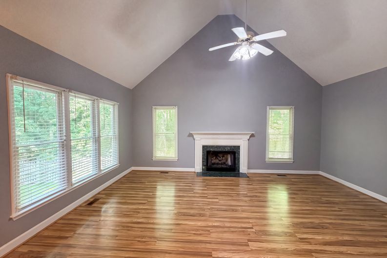 Photo 3 of 18 of 513 Saint Croix Dr, Holly Springs, NC