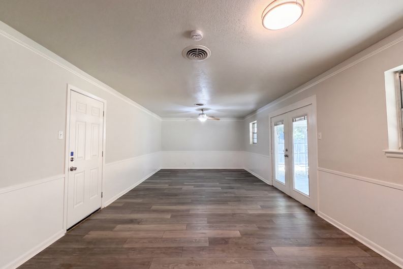 Photo 9 of 25 of 5421 Bonnie Wayne St, Haltom City, TX