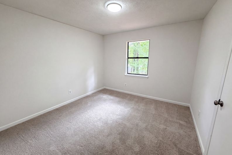 Photo 11 of 27 of 6369 Redan Sq, Lithonia, GA