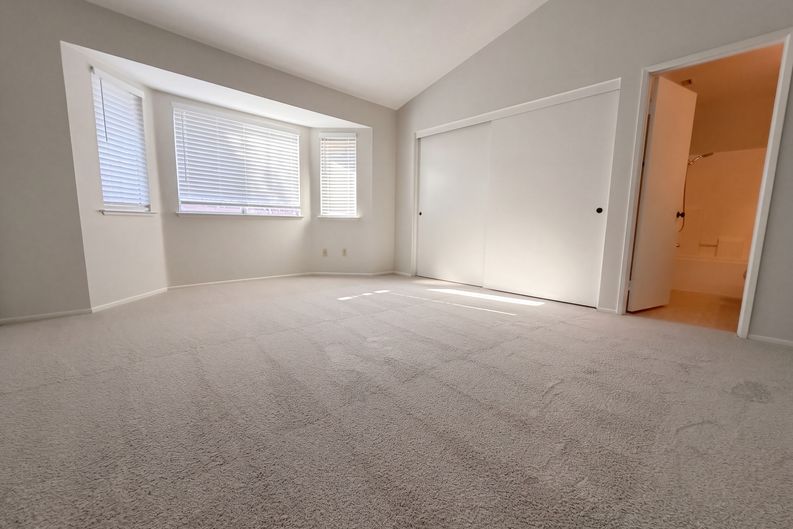 Photo 4 of 23 of 2591 Bedford Ave, Hemet, CA