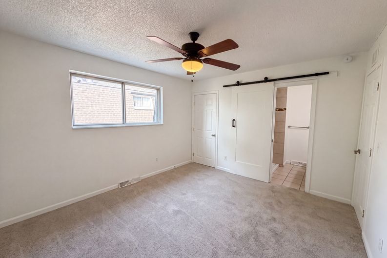 Photo 4 of 25 of 7141 S Webster St, Littleton, CO