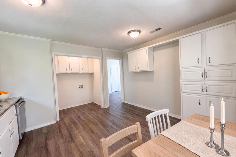 Photo 8 of 23 of 1328 Baffin Bay Rd, Columbia, SC