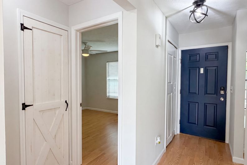Photo 6 of 28 of 195 Brackbill Ct, Pickerington, OH