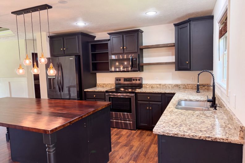 Photo 8 of 22 of 161 Brady Cole Ln, Lafayette, TN
