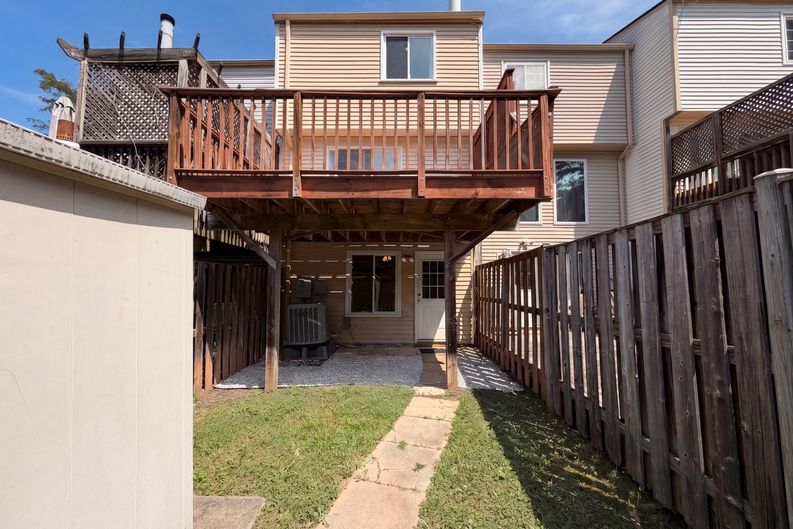 Photo 5 of 57 of 8769 Kanawha Ct, Lorton, VA
