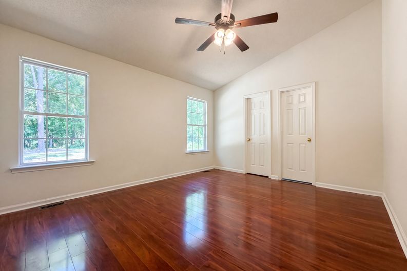 Photo 4 of 20 of 301 Hocutt Dr, Clayton, NC