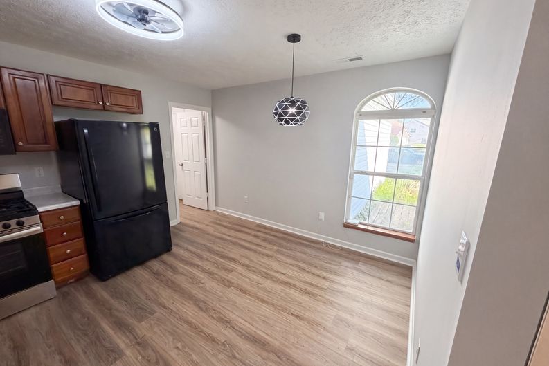 Photo 7 of 20 of 2027 Ferdinand Ct, Indianapolis, IN