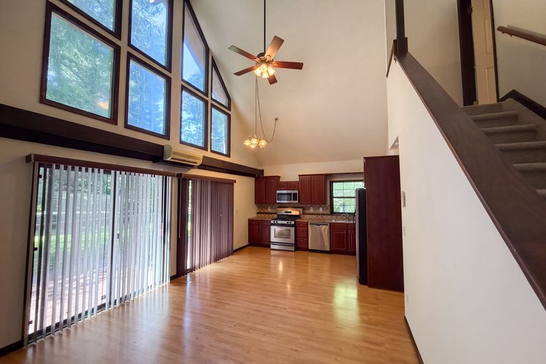 Photo 3 of 20 of 240 Shawna Ln, Hillsboro, TN