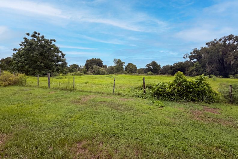 Photo 26 of 27 of 37209 Grassy Hill Ln, Dade City, FL