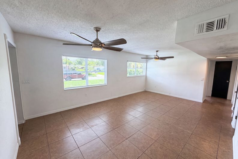 Photo 6 of 29 of 1907 Sue Ann St, Orlando, FL