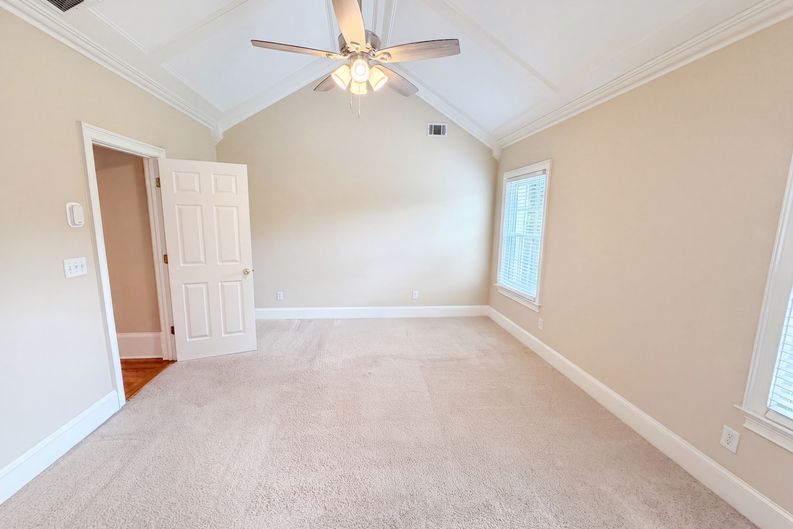 Photo 4 of 21 of 1414 Belfaire Lake Trl, Dacula, GA