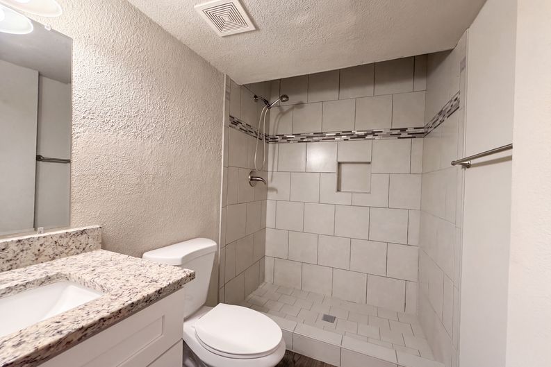 Photo 17 of 20 of 330 E Coral Way, Grand Prairie, TX