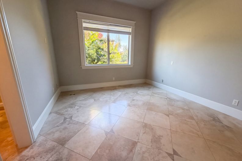 Photo 24 of 56 of 17695 S Fieldstone Ct, Oregon City, OR