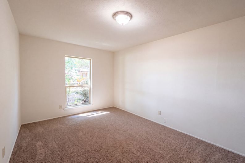 Photo 11 of 18 of 2602 Emberwood Dr, Garland, TX