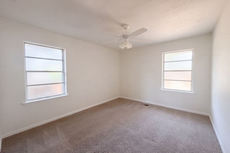Photo 8 of 23 of 808 Griffin St, McKinney, TX