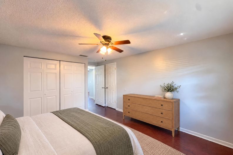 Photo 8 of 17 of 16005 Woodpine Dr, Tampa, FL