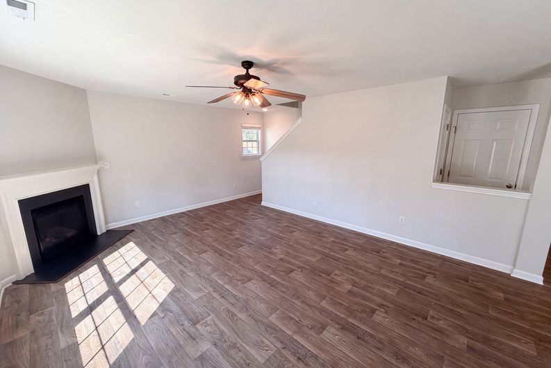 Photo 13 of 26 of 2014 Tarzi Ln, Charlotte, NC
