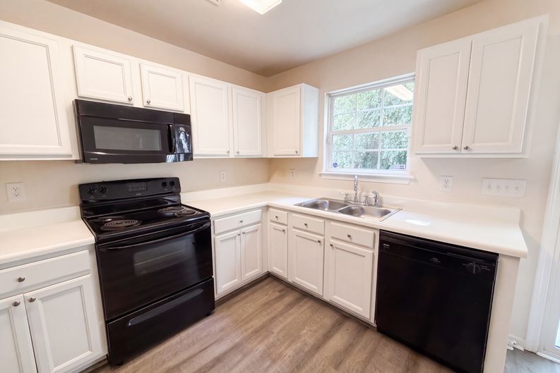 Photo 6 of 18 of 1131 Jordans Pond Ln, Charlotte, NC